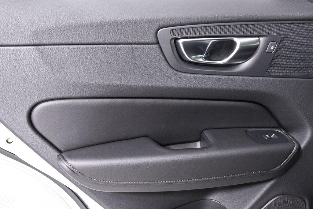 new 2025 Volvo XC60 car, priced at $43,906
