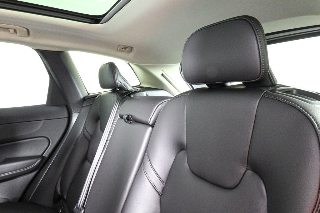 new 2025 Volvo XC60 car, priced at $43,906