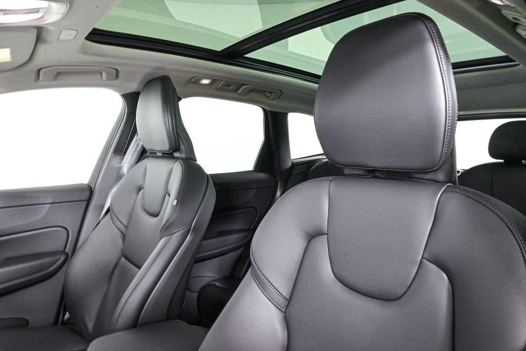 new 2025 Volvo XC60 car, priced at $43,906
