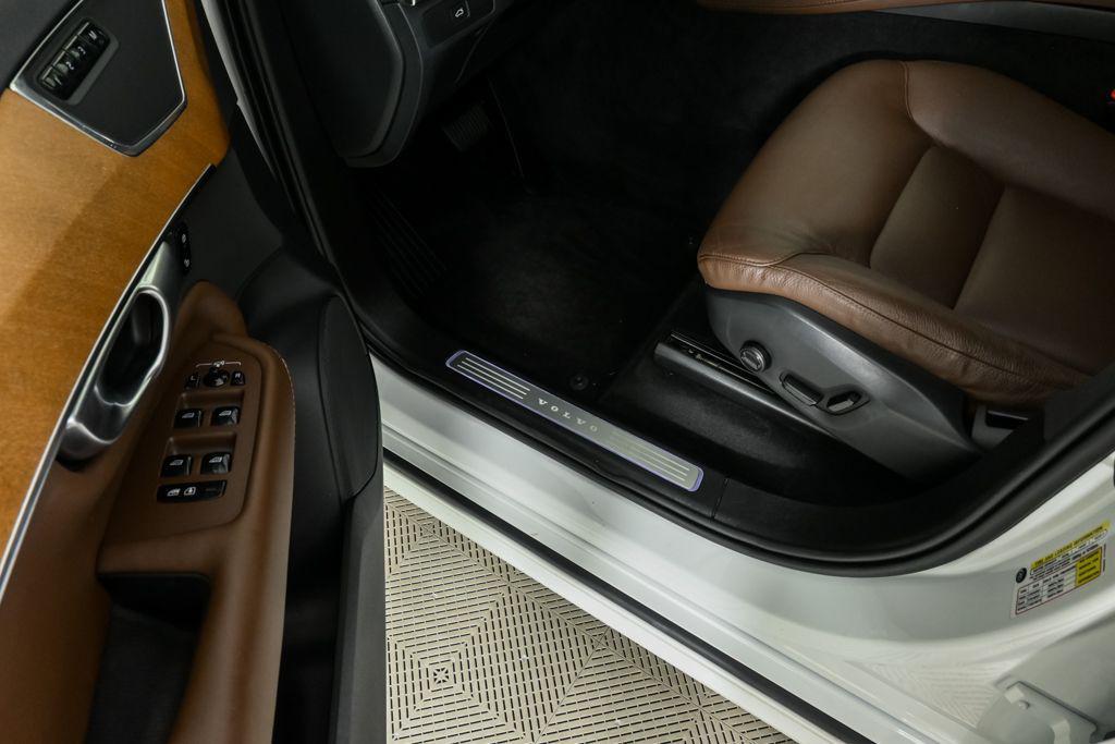 used 2024 Volvo XC90 car, priced at $46,397