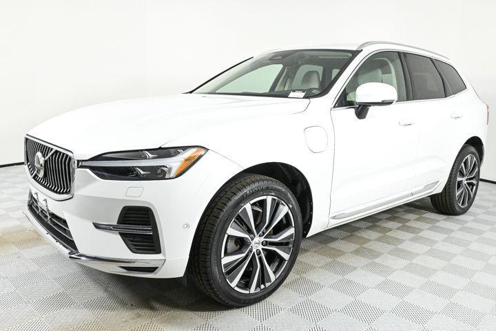 used 2022 Volvo XC60 Recharge Plug-In Hybrid car, priced at $32,000