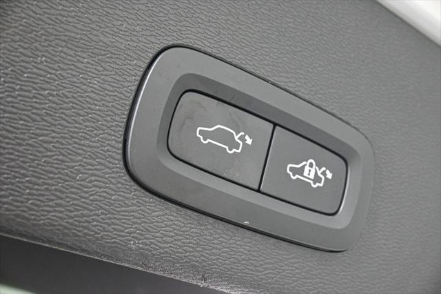 used 2024 Volvo C40 Recharge Pure Electric car, priced at $37,900