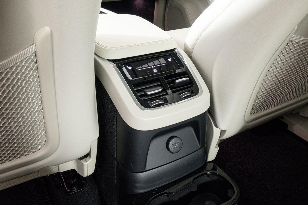 used 2024 Volvo XC90 Recharge Plug-In Hybrid car, priced at $51,657