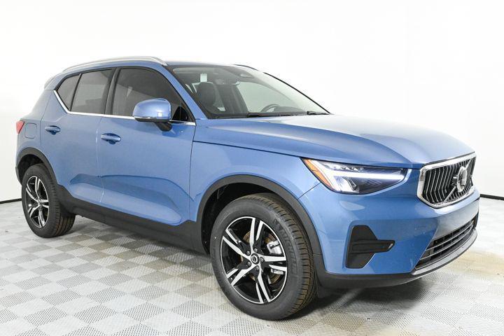 new 2025 Volvo XC40 car, priced at $41,045