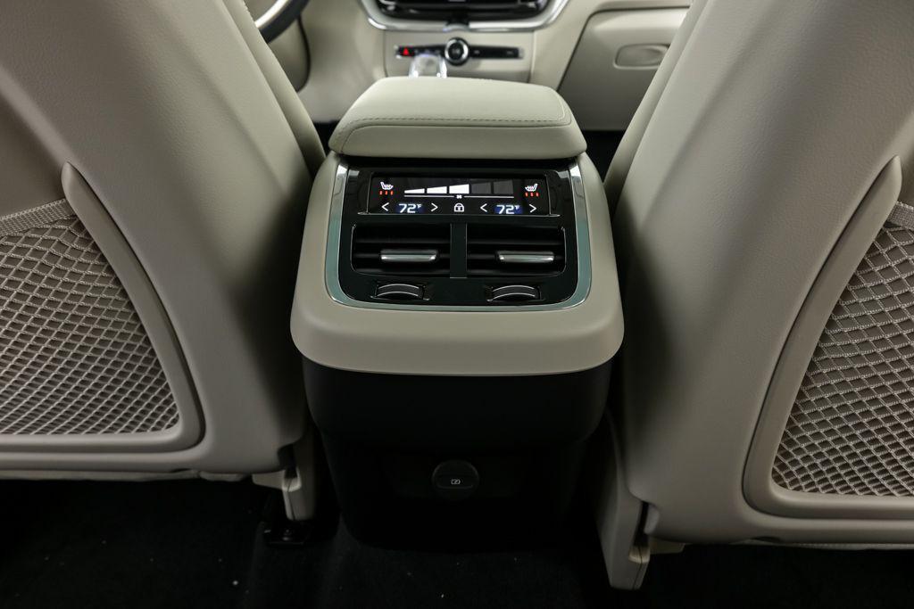 new 2026 Volvo XC60 car