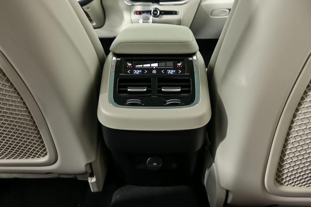 new 2026 Volvo XC60 car