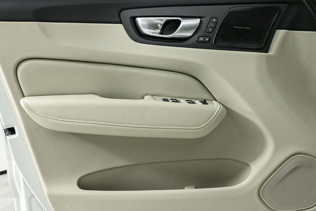 new 2026 Volvo XC60 car