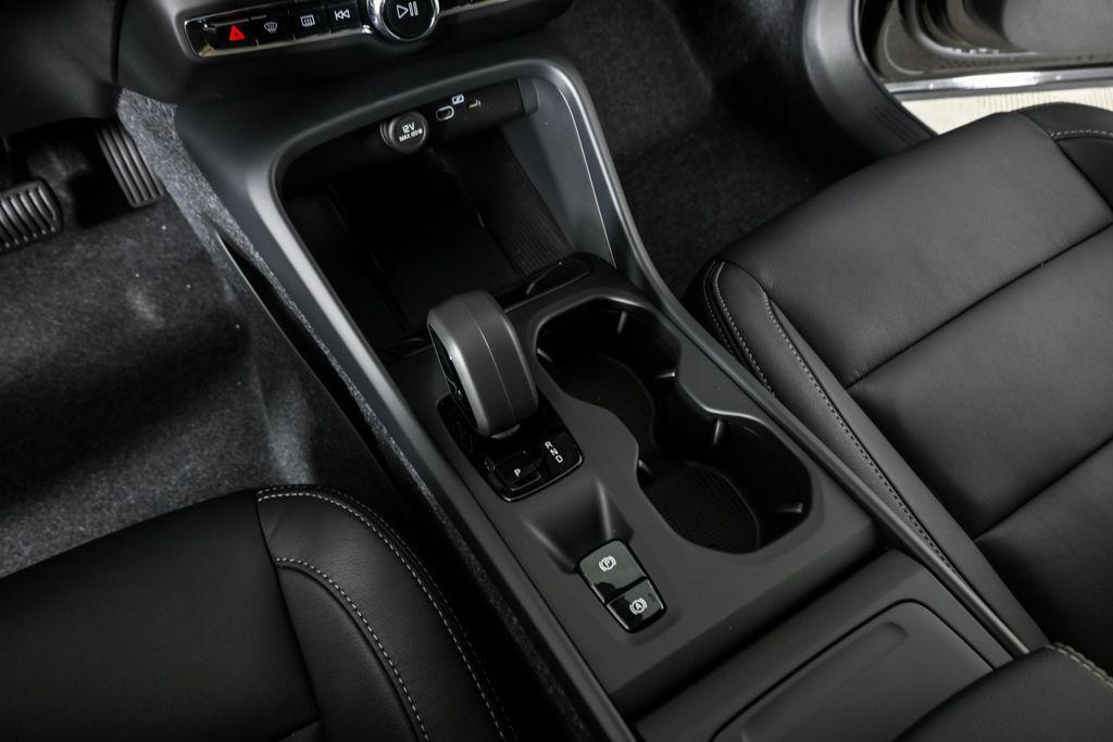 new 2026 Volvo XC40 car