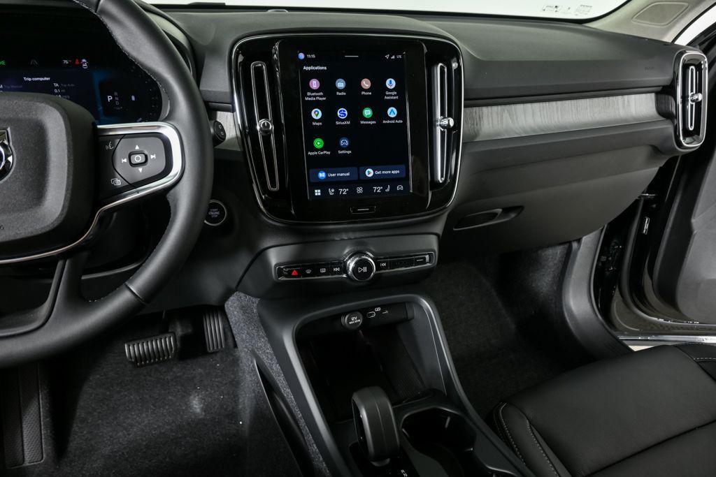 new 2026 Volvo XC40 car
