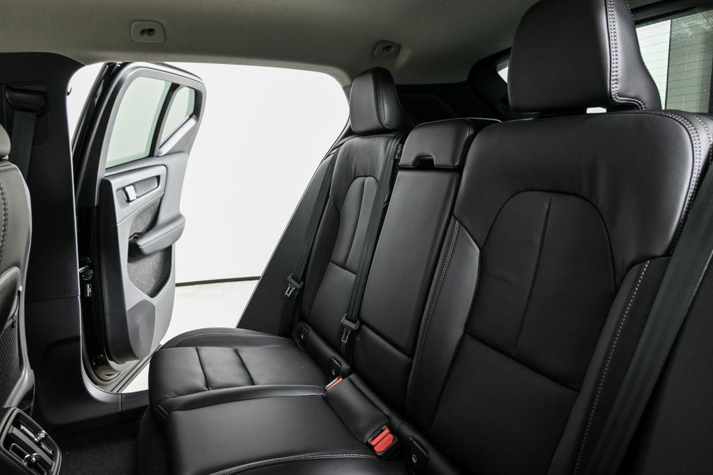 new 2026 Volvo XC40 car
