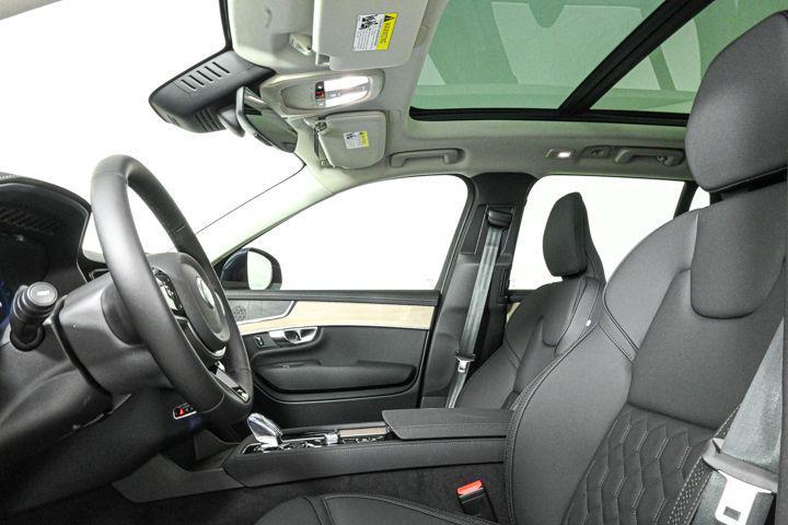new 2025 Volvo XC90 car, priced at $65,145