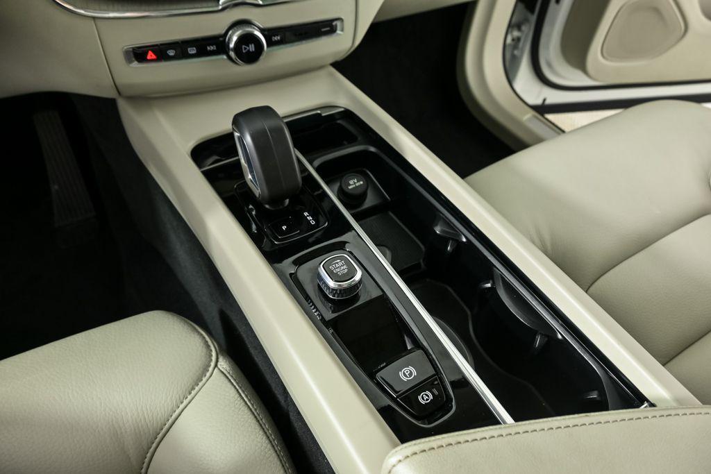 used 2024 Volvo XC60 car, priced at $36,002