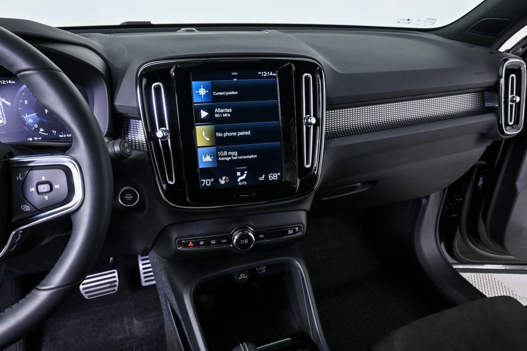 used 2022 Volvo XC40 car, priced at $28,779