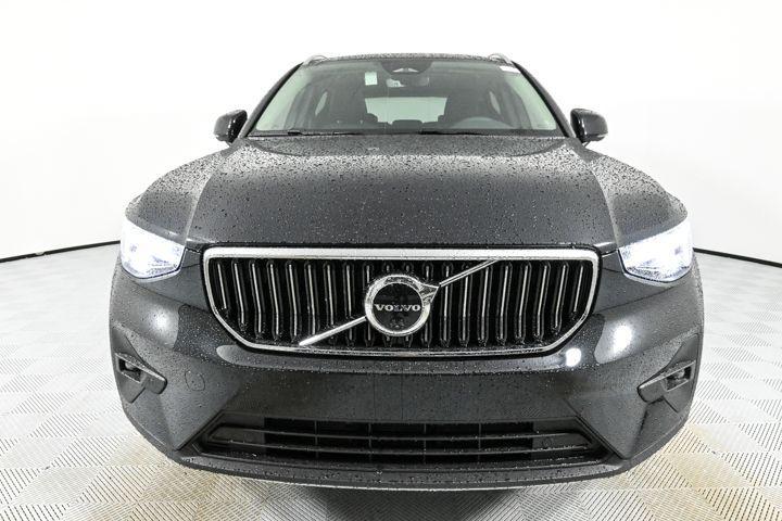 new 2025 Volvo XC40 car, priced at $46,290