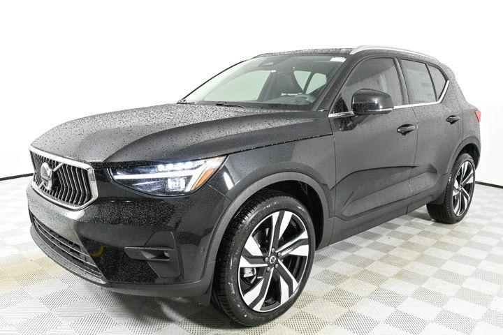 new 2025 Volvo XC40 car, priced at $46,290