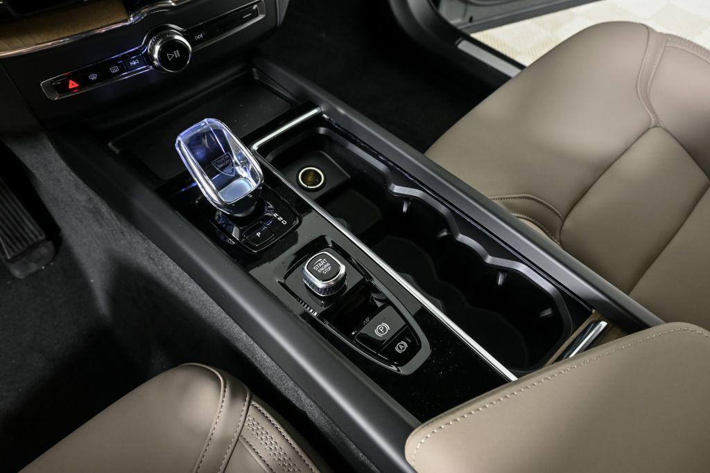 new 2026 Volvo XC60 Plug-In Hybrid car