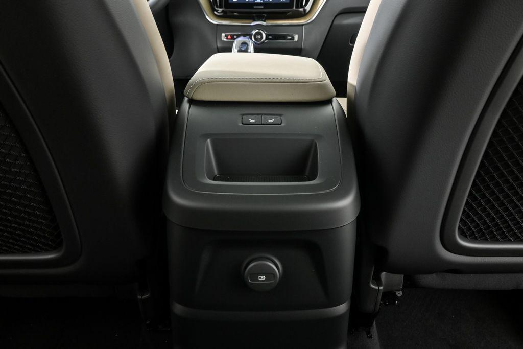 new 2026 Volvo XC60 Plug-In Hybrid car