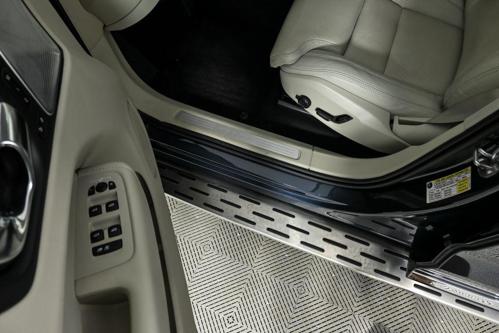 used 2022 Volvo XC60 car, priced at $41,998