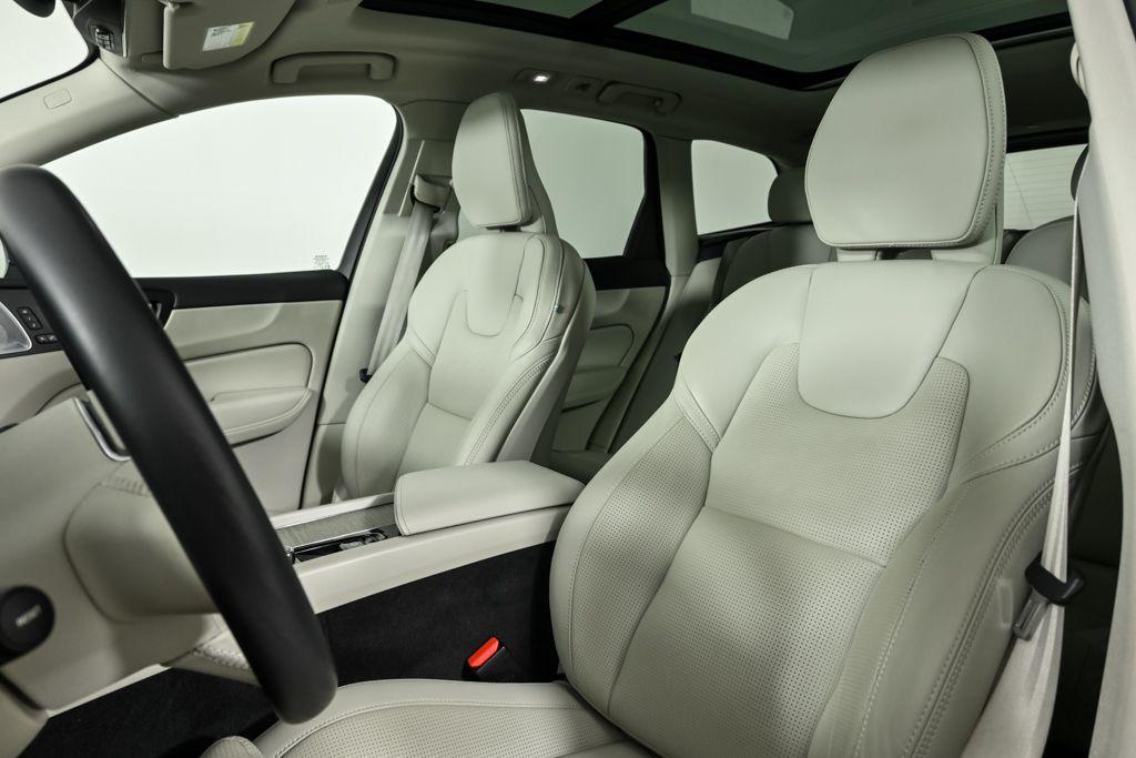 used 2022 Volvo XC60 car, priced at $41,998