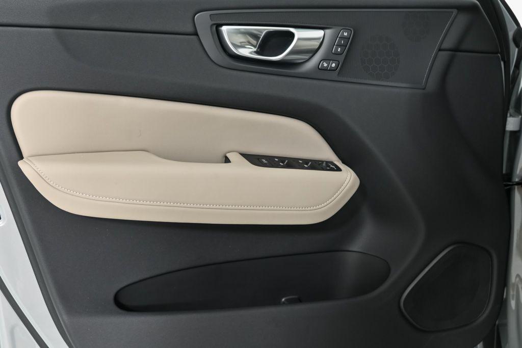 new 2026 Volvo XC60 Plug-In Hybrid car, priced at $69,285