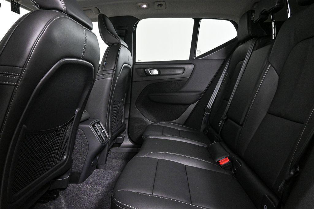 new 2025 Volvo XC40 car, priced at $36,437