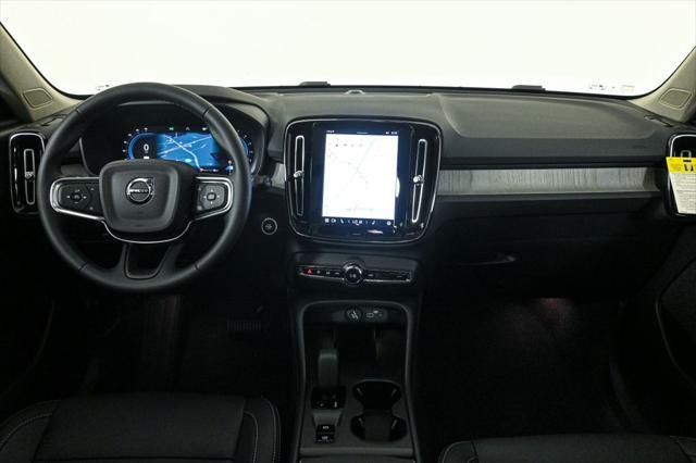 new 2025 Volvo XC40 car, priced at $43,485