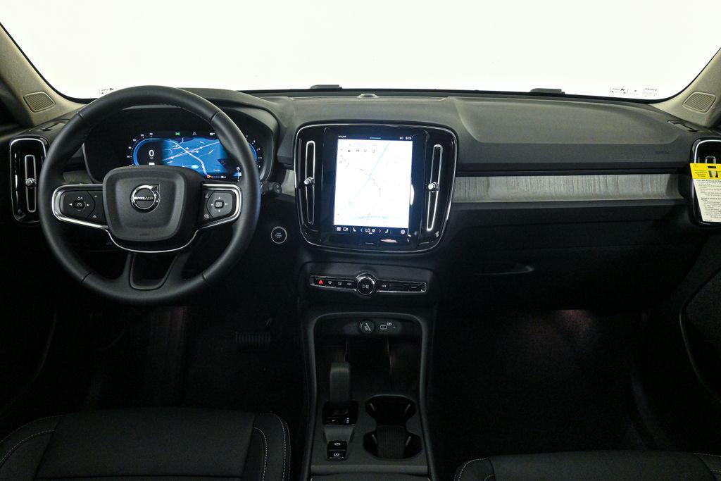 new 2025 Volvo XC40 car, priced at $36,437