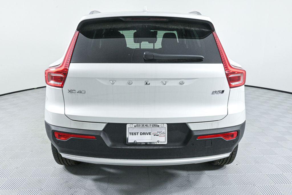 new 2025 Volvo XC40 car, priced at $36,437