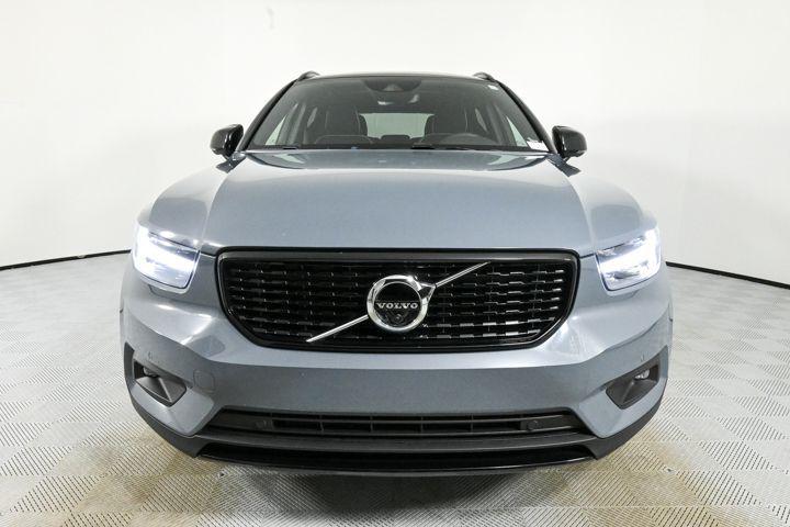 used 2022 Volvo XC40 car, priced at $29,900