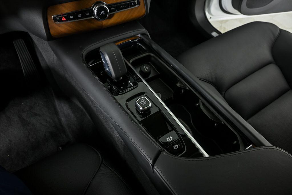 used 2024 Volvo XC90 Recharge Plug-In Hybrid car, priced at $51,943