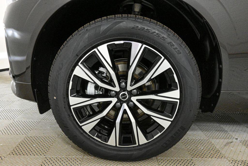 new 2025 Volvo XC60 car, priced at $43,906