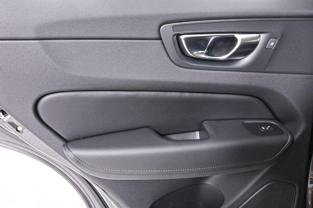 new 2025 Volvo XC60 car, priced at $43,906