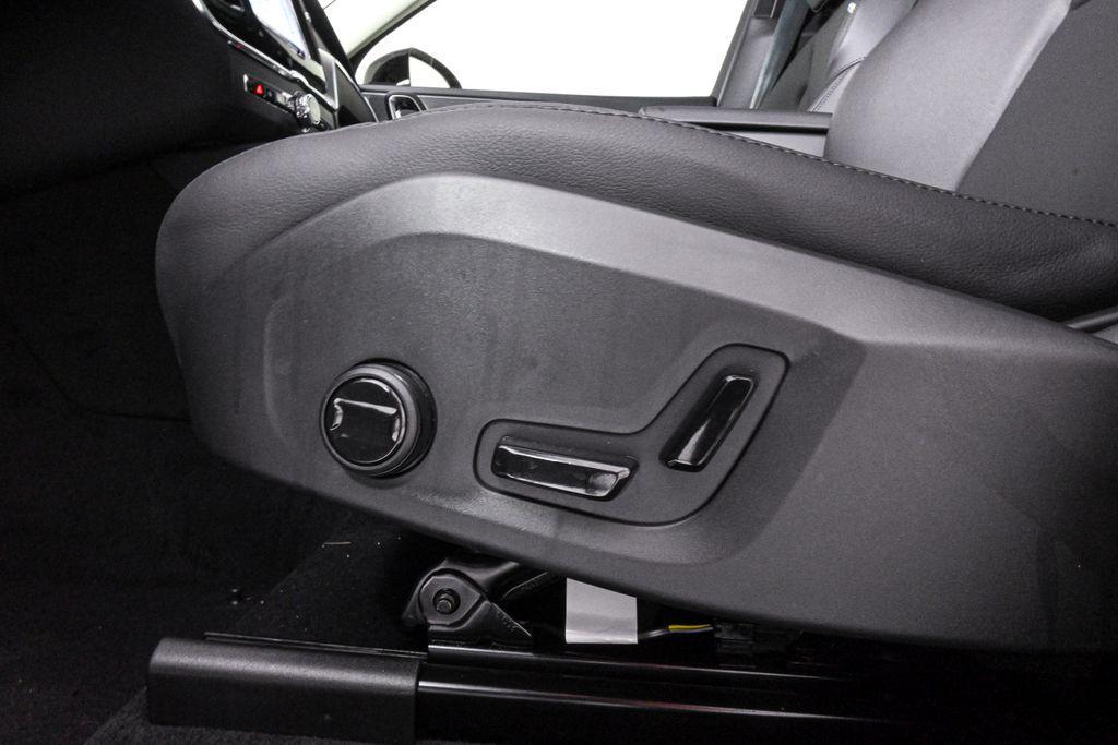 new 2025 Volvo XC60 car, priced at $43,906