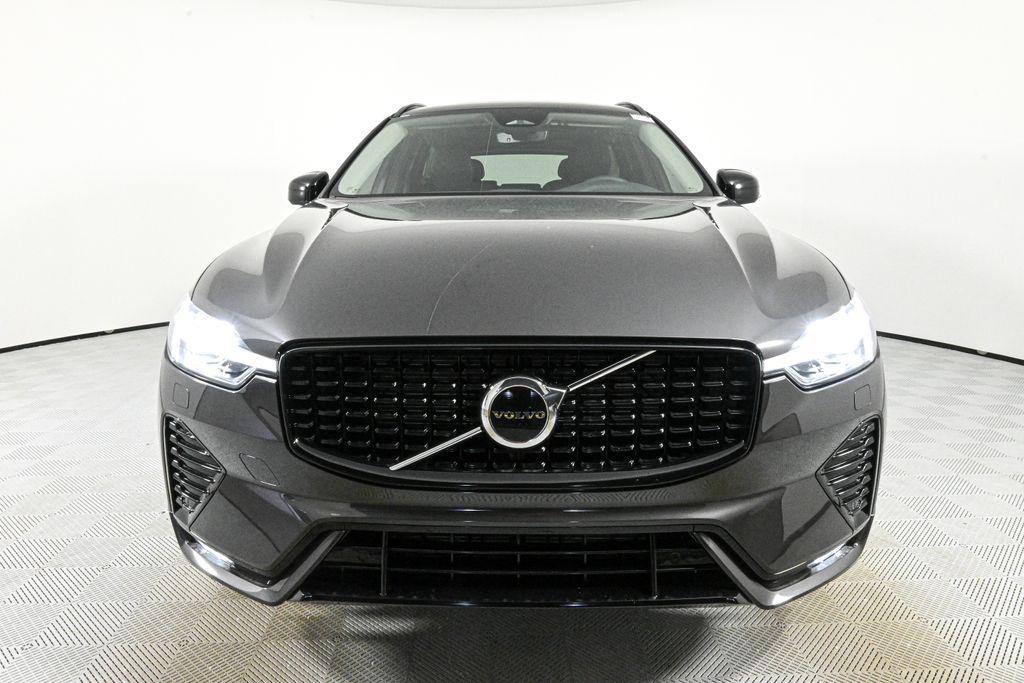 new 2025 Volvo XC60 car, priced at $43,906