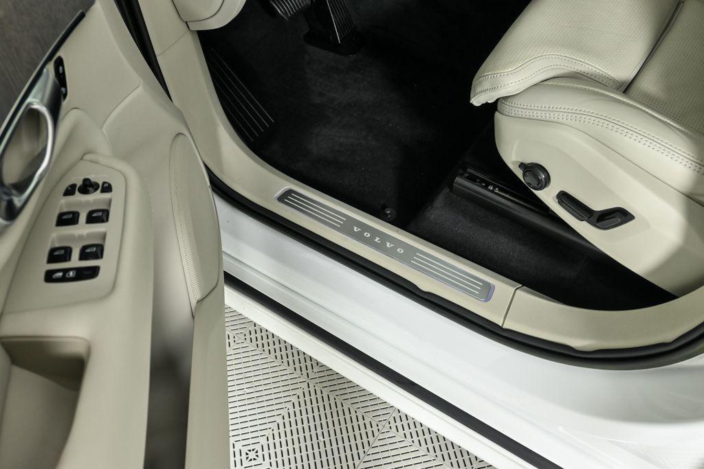 used 2024 Volvo XC90 car, priced at $52,998
