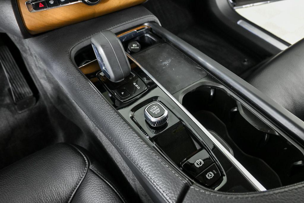 used 2022 Volvo XC90 Recharge Plug-In Hybrid car, priced at $43,368