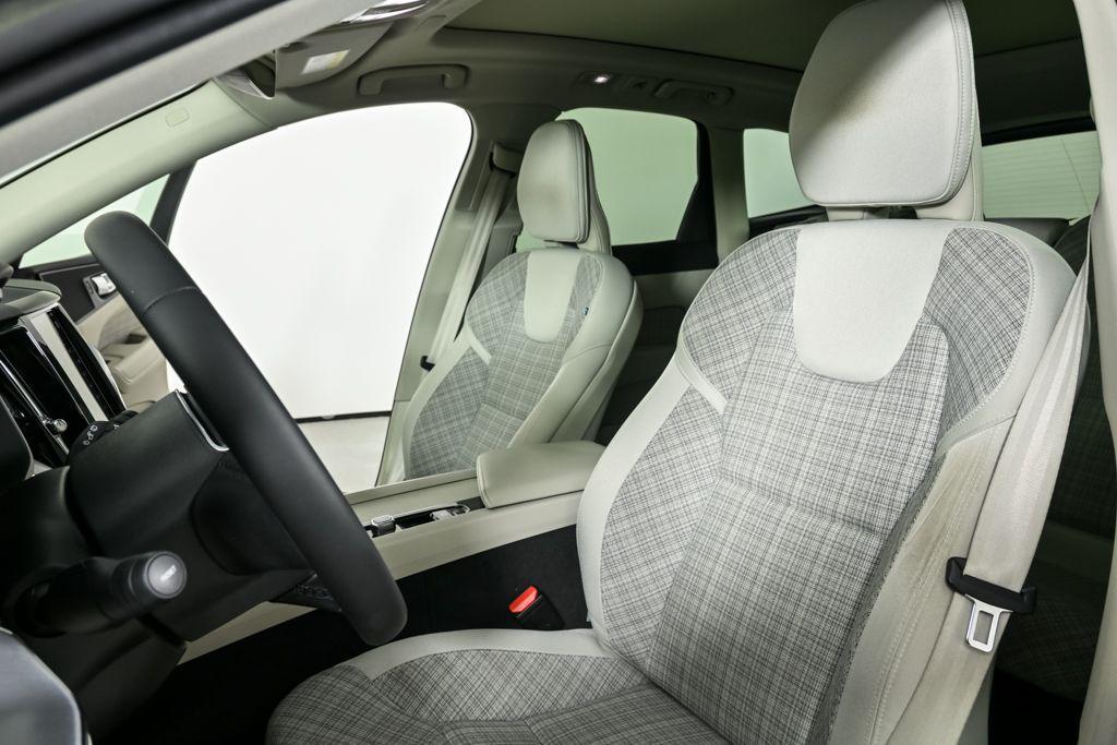 used 2022 Volvo XC60 car, priced at $31,648