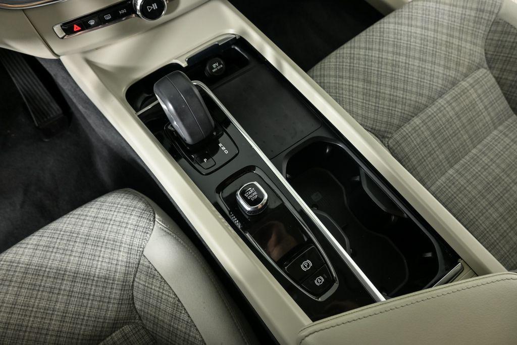 used 2022 Volvo XC60 car, priced at $31,648