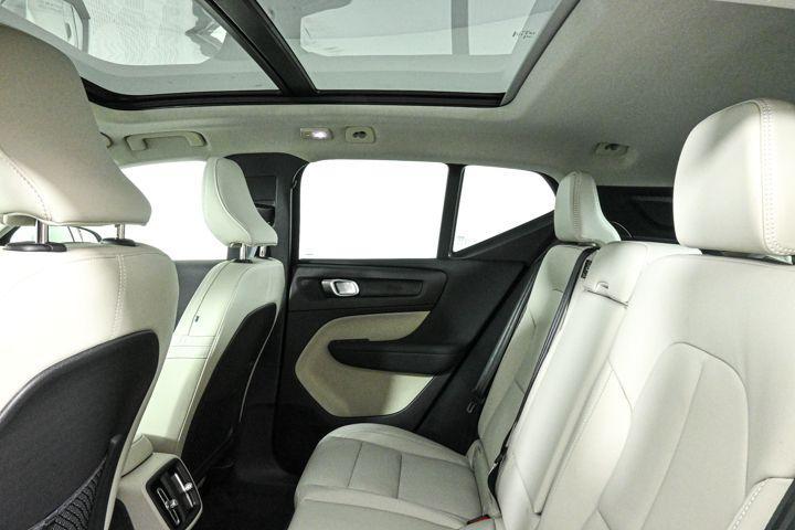new 2025 Volvo XC40 car, priced at $51,565