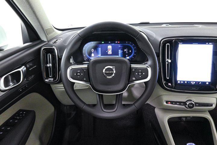 new 2025 Volvo XC40 car, priced at $51,565