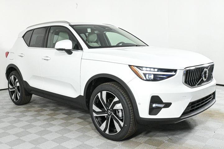 new 2025 Volvo XC40 car, priced at $51,565