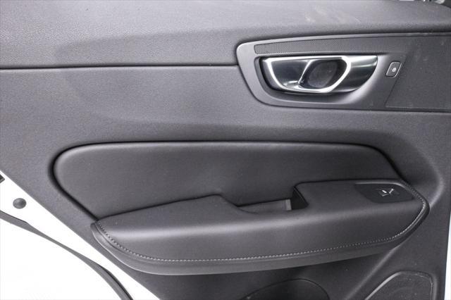 new 2025 Volvo XC60 car