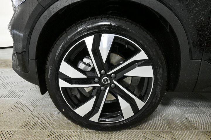 new 2025 Volvo XC40 car, priced at $52,000