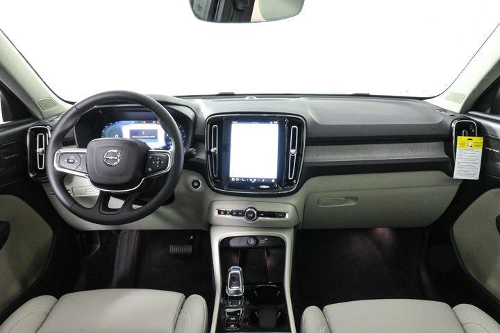 new 2025 Volvo XC40 car, priced at $52,000