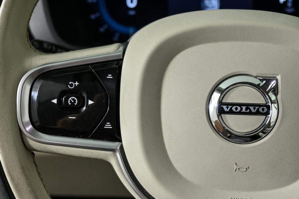used 2023 Volvo XC60 car, priced at $34,962