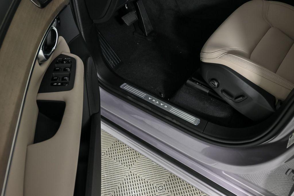 new 2026 Volvo XC90 car, priced at $62,345
