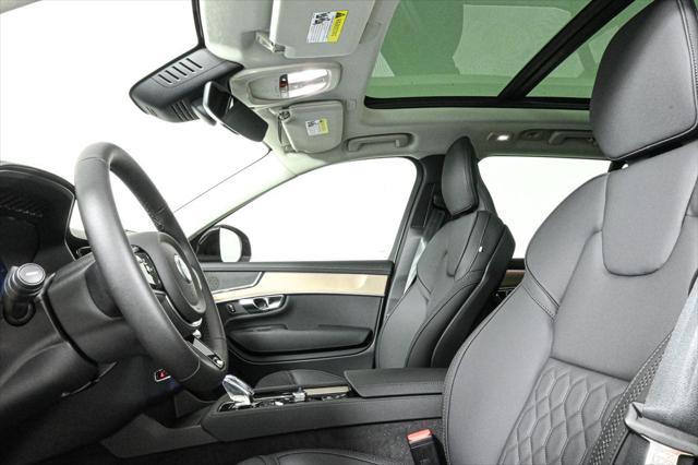 new 2025 Volvo XC90 car, priced at $65,395