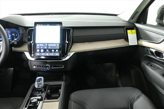 new 2025 Volvo XC90 car, priced at $65,395
