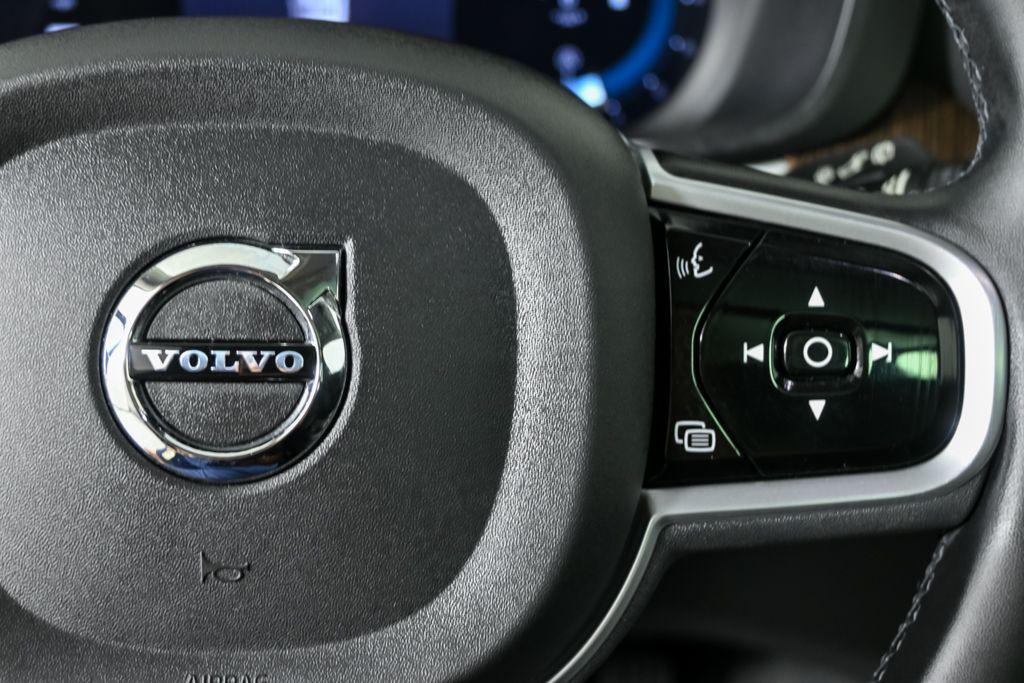 used 2023 Volvo XC60 car, priced at $35,851