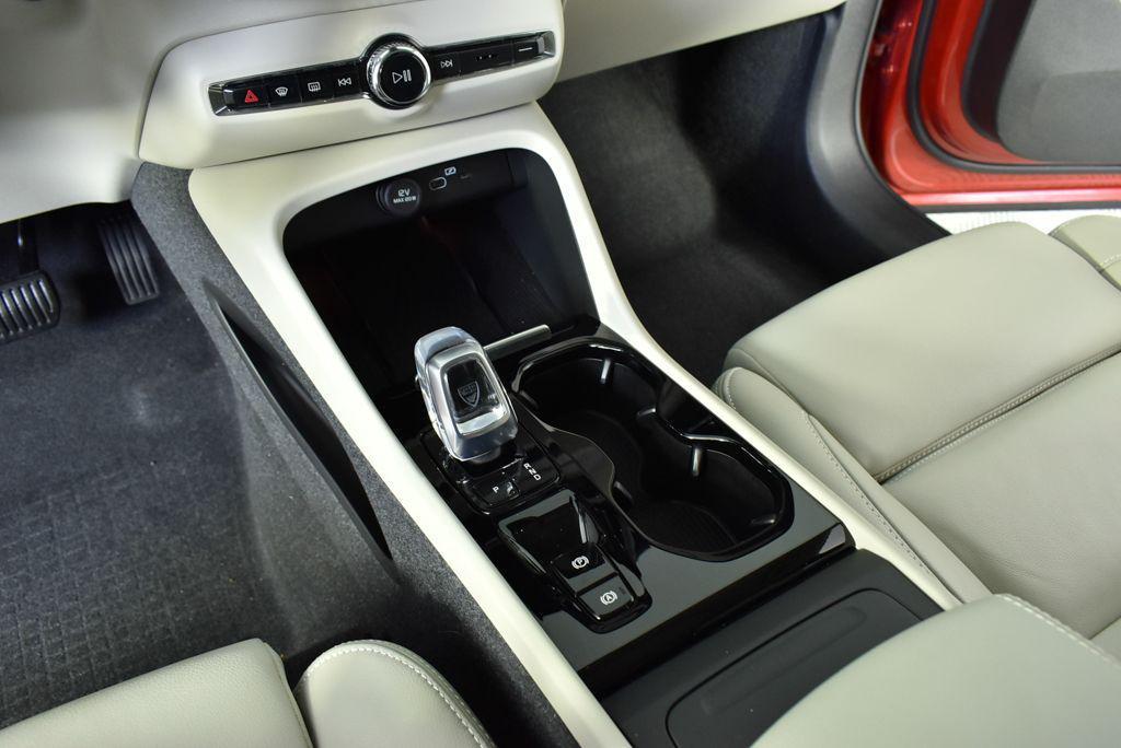 used 2024 Volvo XC40 car, priced at $32,570